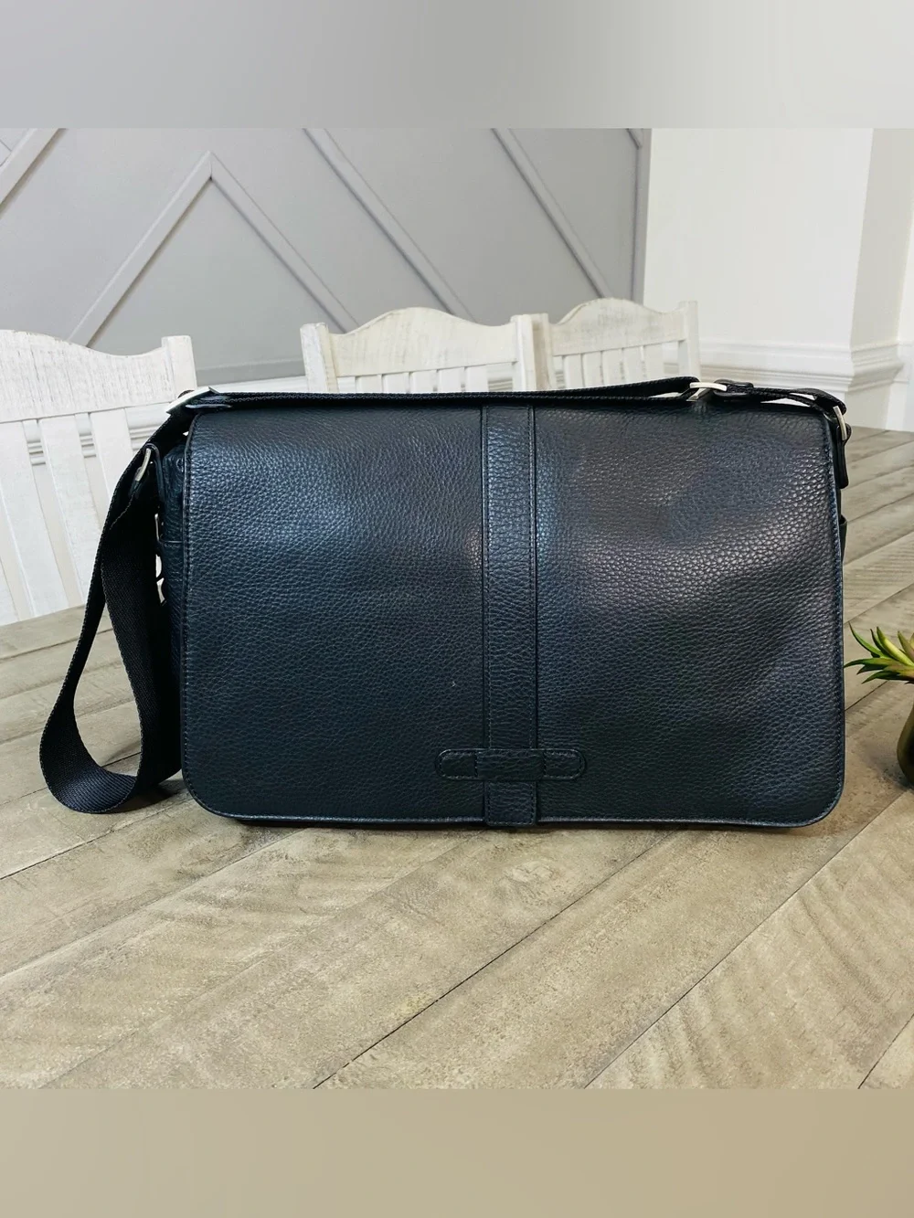 Bosca Tribeca Black Leather Messenger Bag Made In Italy